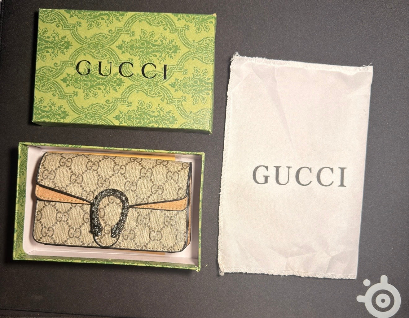 Gucci Dionysus GG Supreme Tasche
